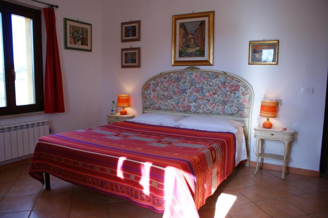 B&B Fox'S Hill Urbania Zimmer foto