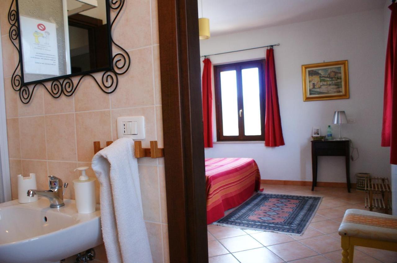 B&B Fox'S Hill Urbania Zimmer foto